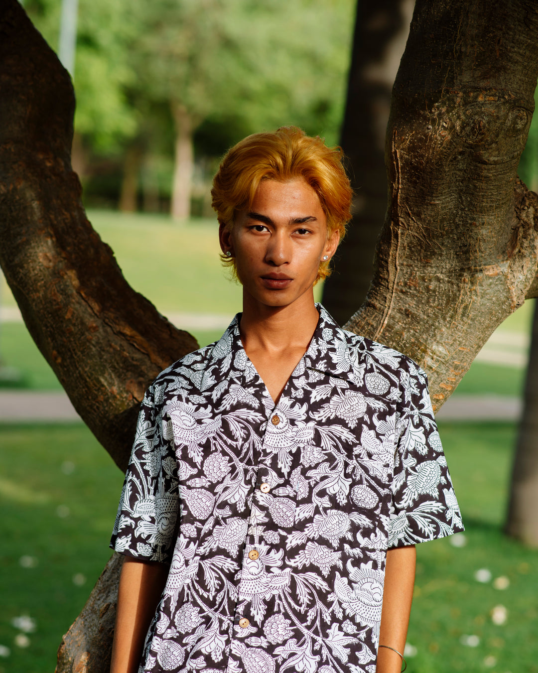 BLACK AND WHITE FLORAL RAPID SHIRT