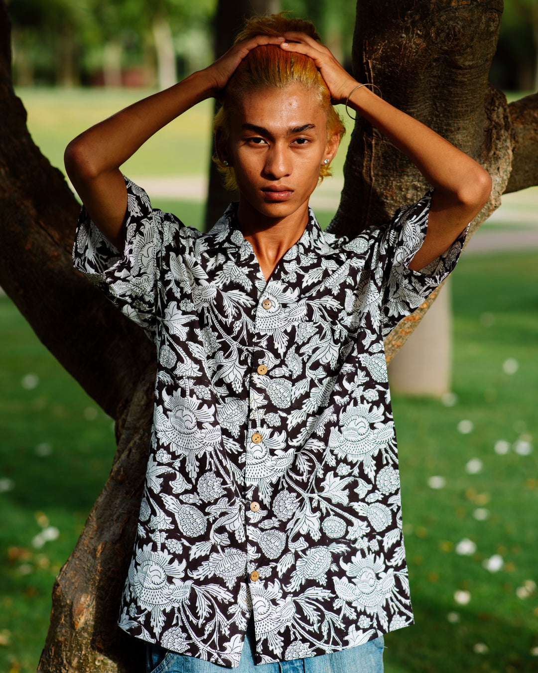 BLACK AND WHITE FLORAL RAPID SHIRT