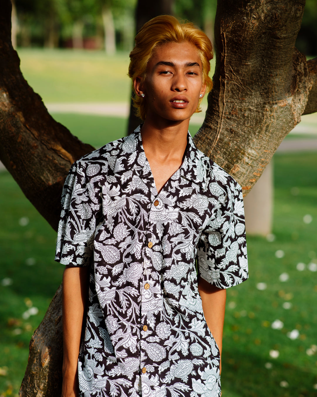 BLACK AND WHITE FLORAL RAPID SHIRT