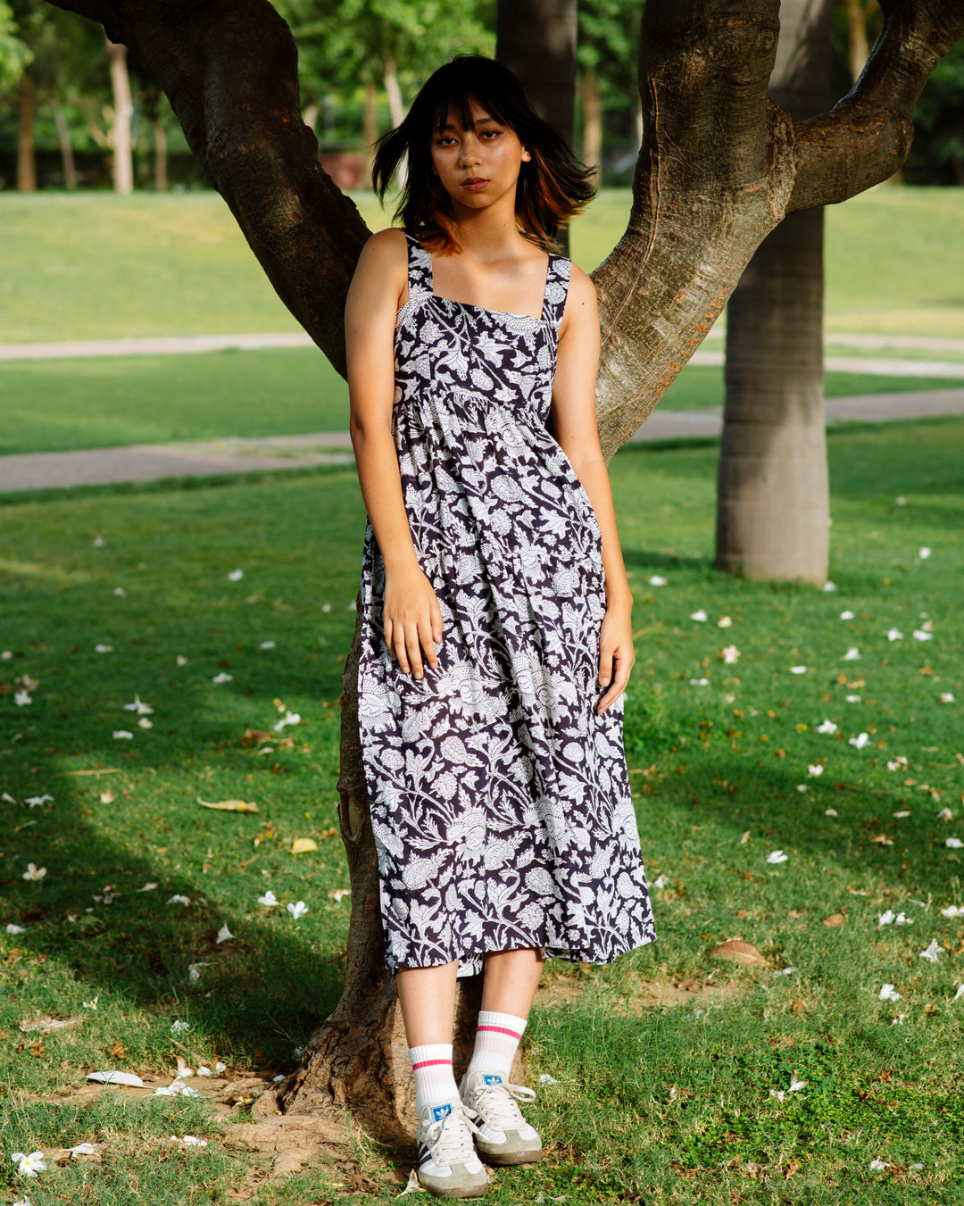 BLACK AND WHITE FLORAL RAPID MAXI DRESS
