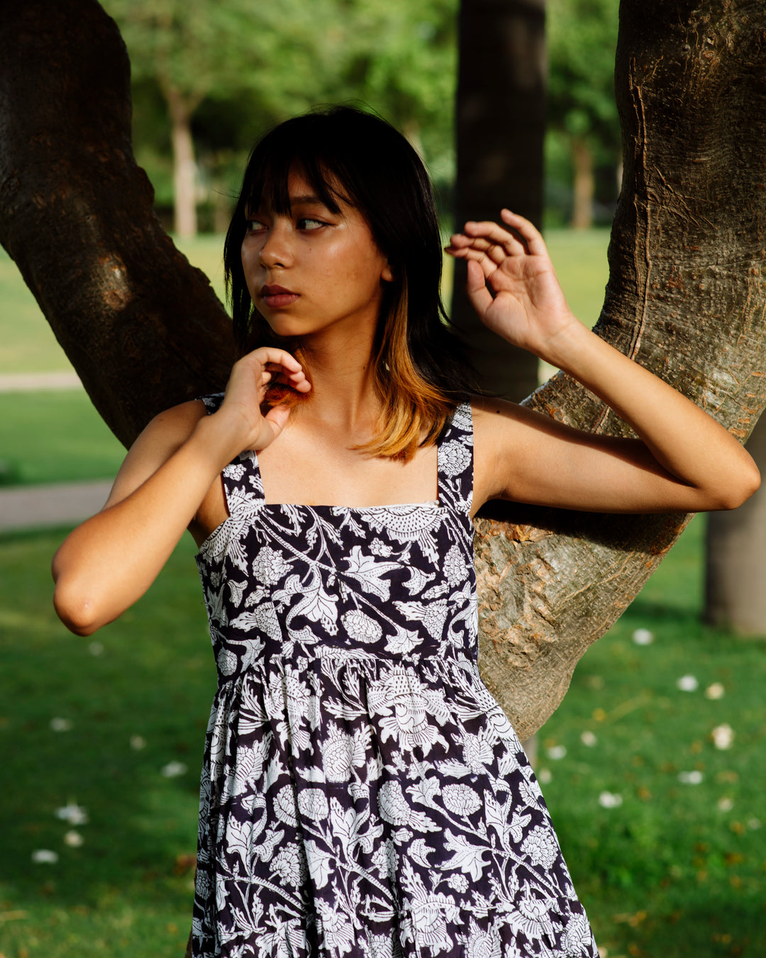 BLACK AND WHITE FLORAL RAPID MAXI DRESS