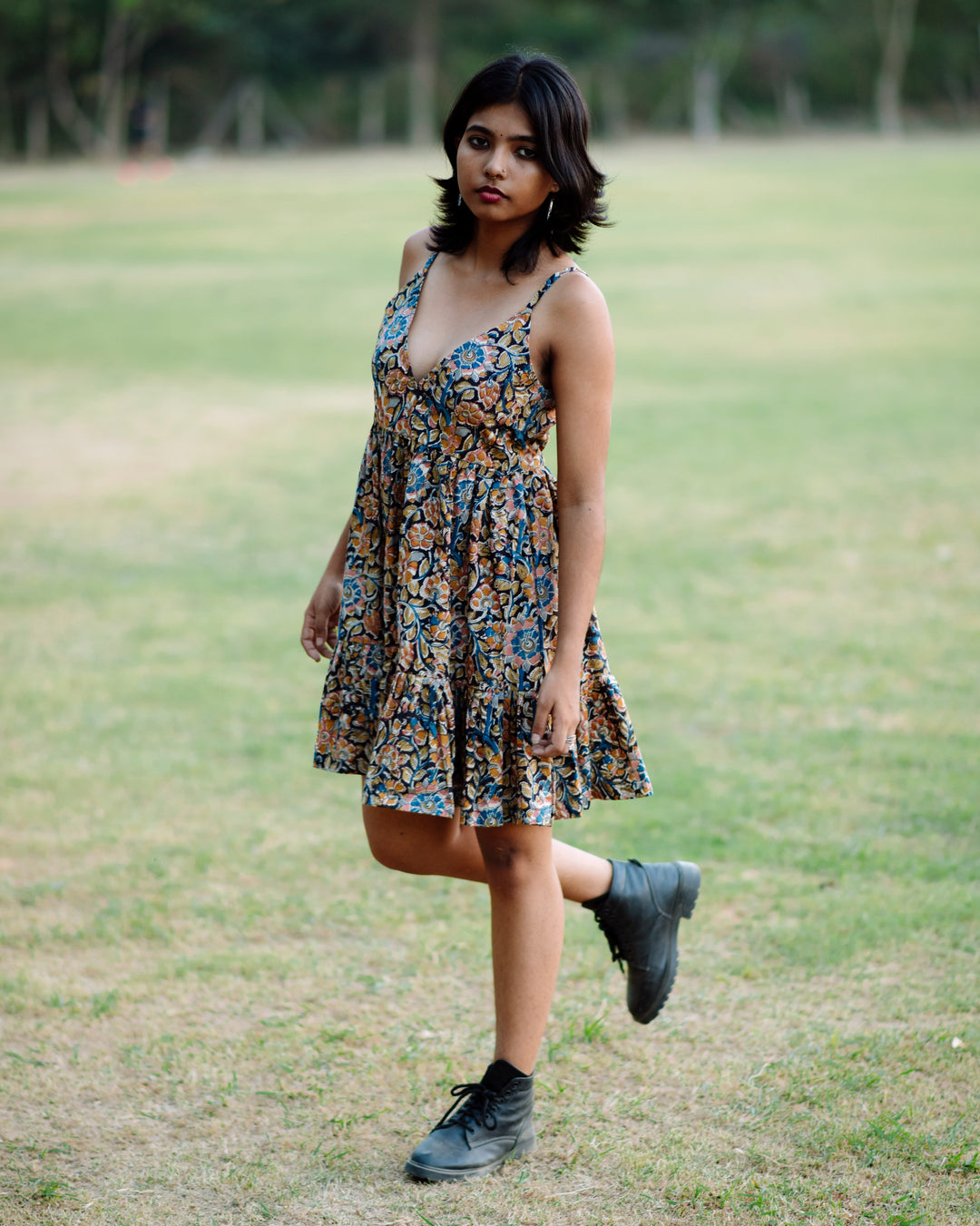 BEIGE CRAYON FLORAL BAGRU SHORT DRESS