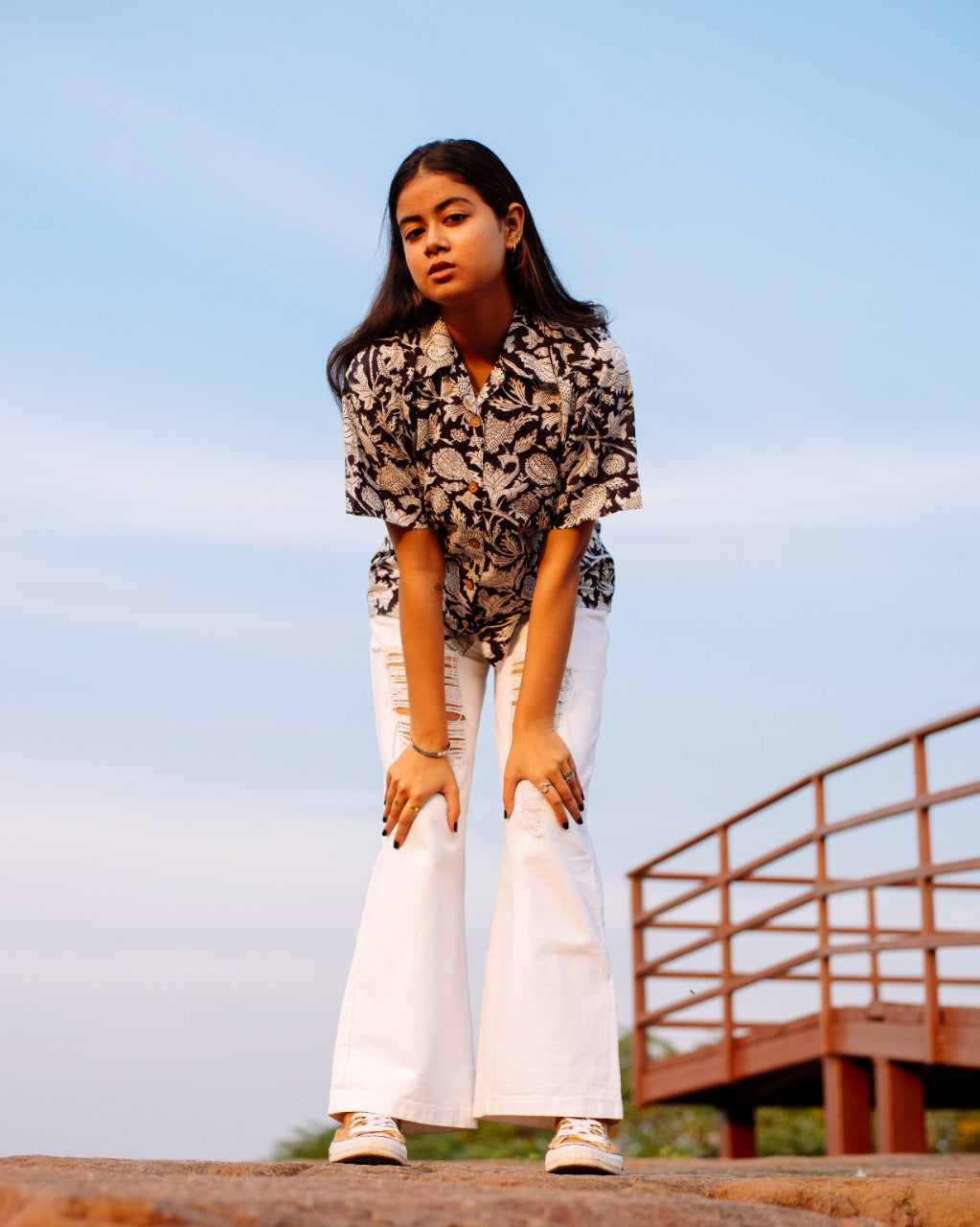 BLACK AND WHITE FLORAL RAPID SHIRT