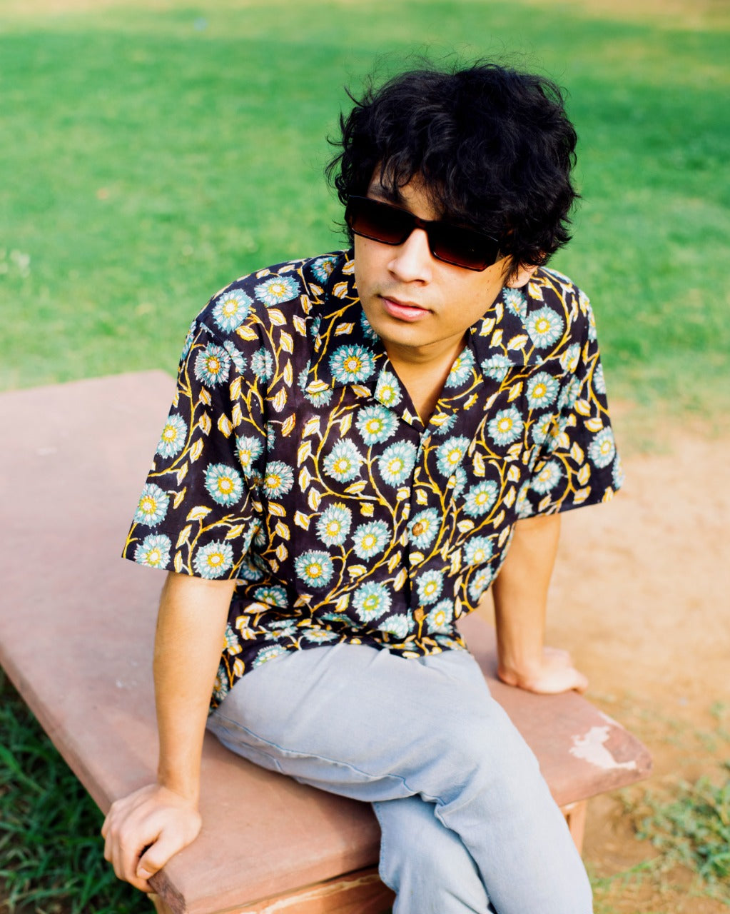 BLUE DAISY RAPID SHIRT