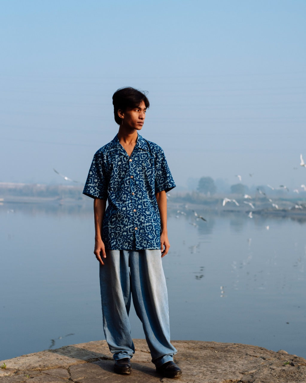 FLORAL INDIGO DABU SHIRT