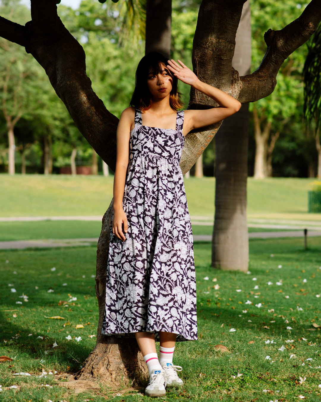 BLACK AND WHITE FLORAL RAPID MAXI DRESS